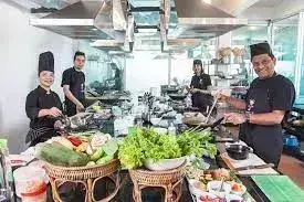 Learn Thai Cooking in Thailand schools