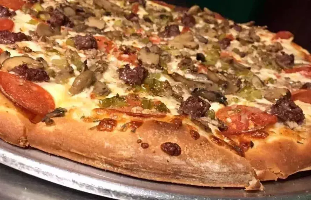 2. Charlie’s Pizza House – Yankton