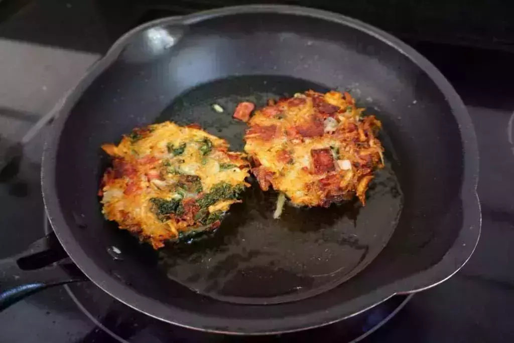 rosti with cheesy eggs