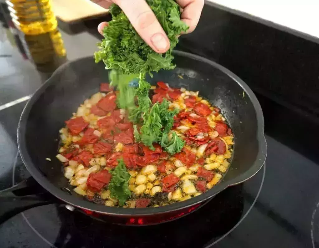 Kale rosti with cheesy eggs