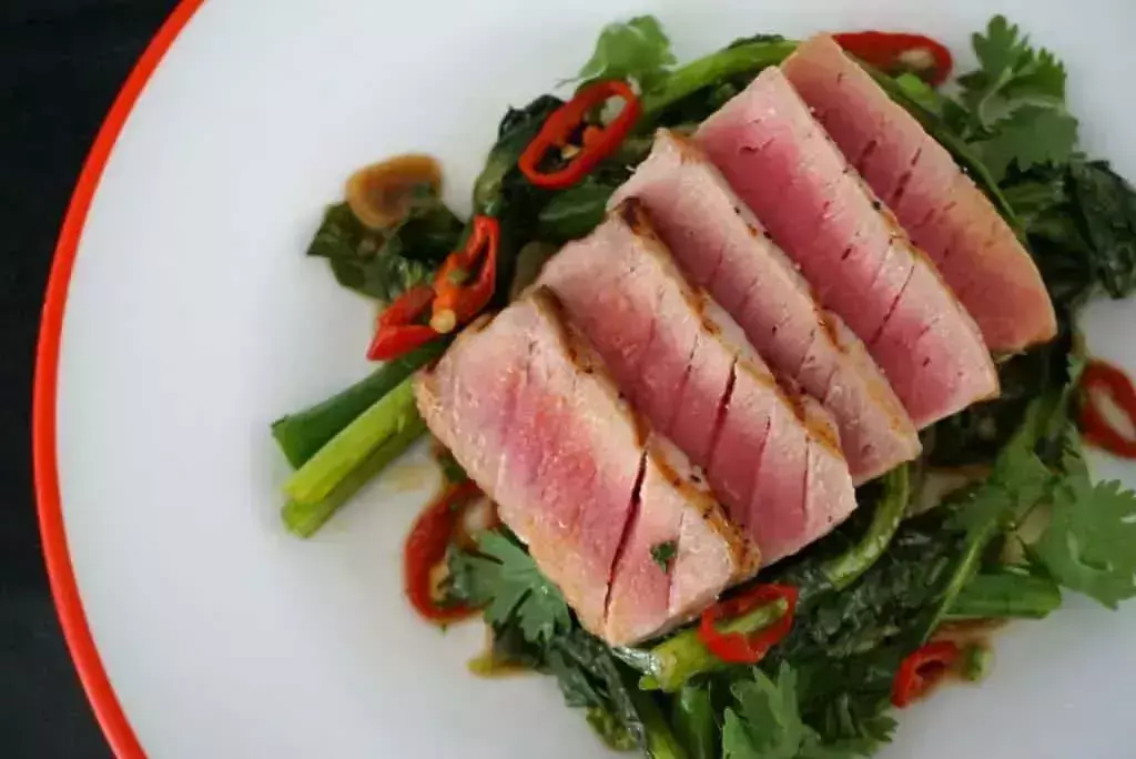 Tuna With Chinese Kale