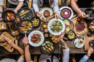 7 Social Media Tips For Restaurants, Hotels & Bars