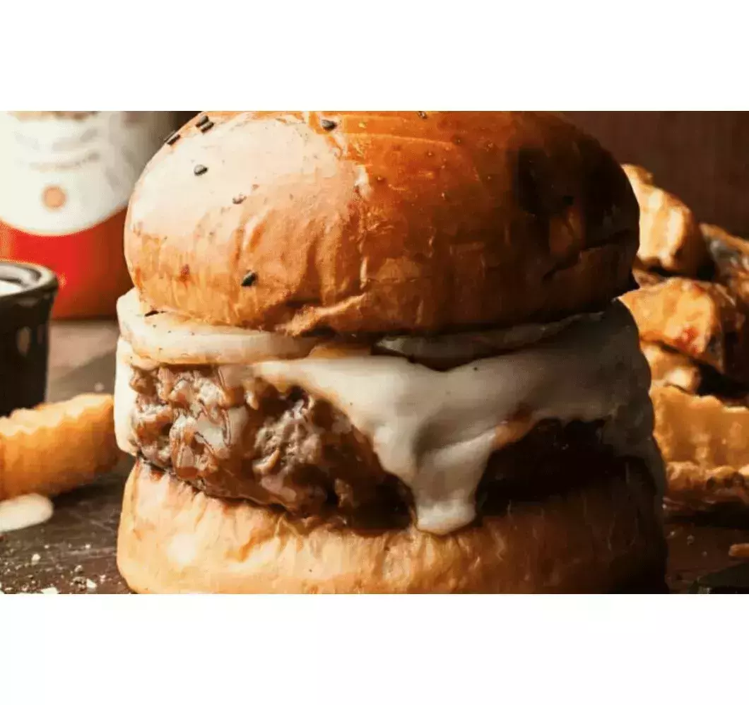 8th. Street Burger – Miraflores, Peru