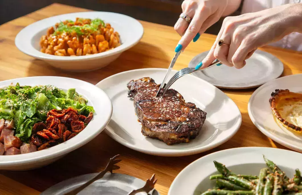 4. Perry’s Steakhouse & Grille