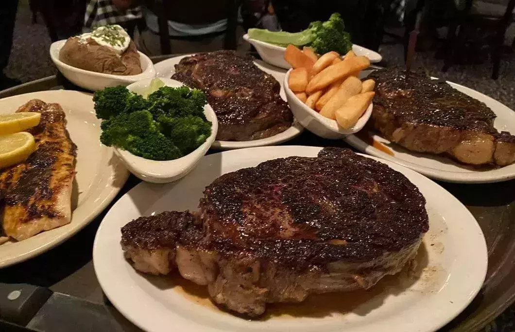 5. Linda’s La Cantina Steak House