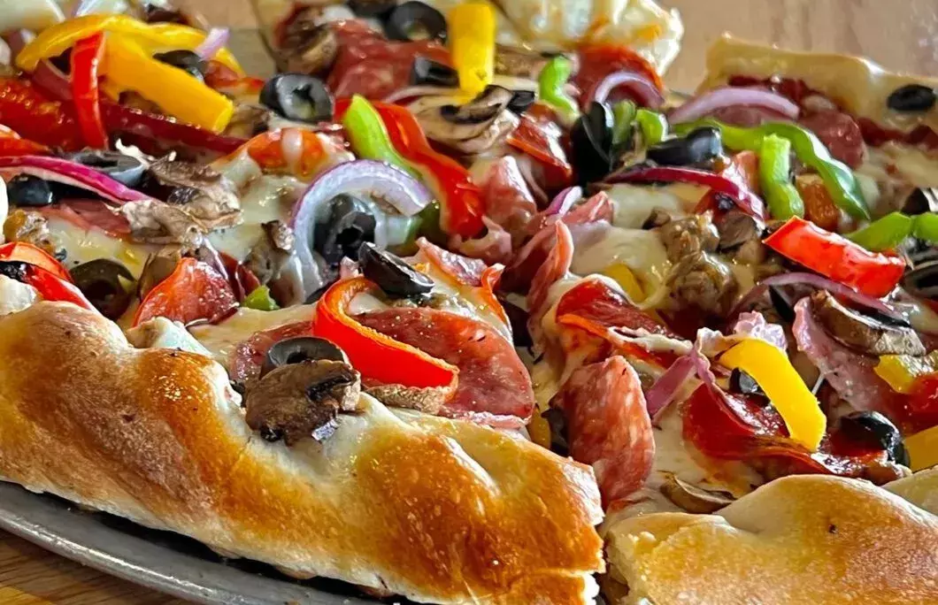 23. Blind Onion Pizza & Pub – Sparks