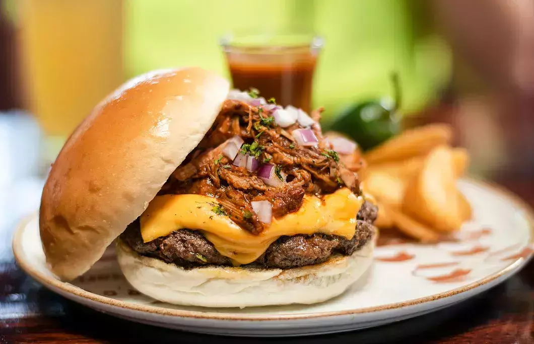 1. Distrito Burger Bar