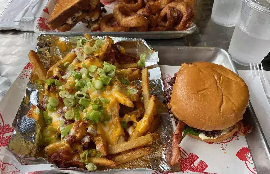 1. La Nota Burgers &amp;amp;amp;amp; More