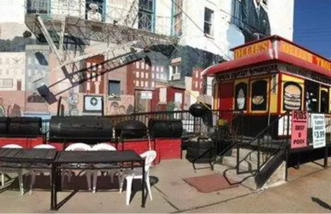5. Ollie’s Trolley