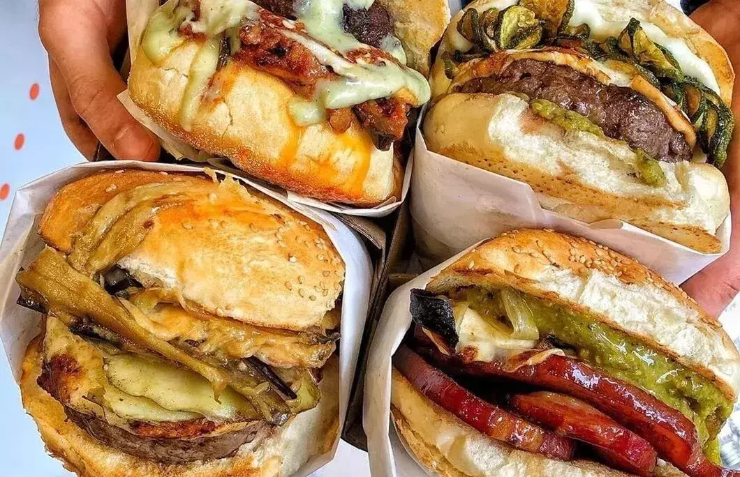 6. Puok Burger Store