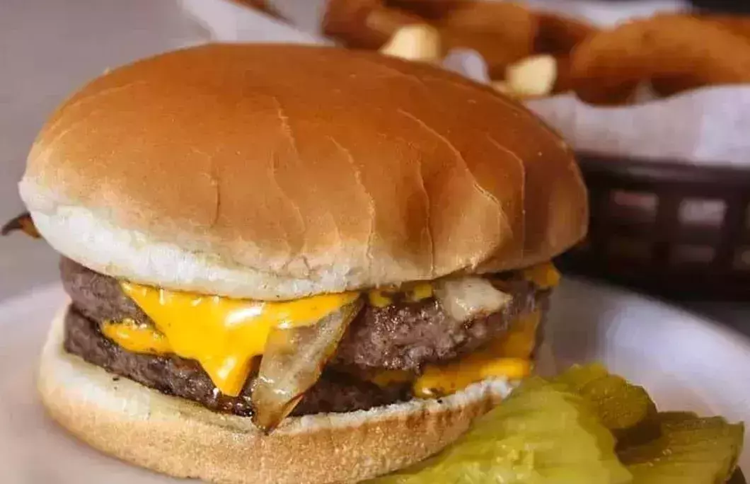5. Hi-Ho Burgers &amp;amp;amp;amp; Brews