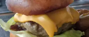 The 7 Best Burgers In Santorini