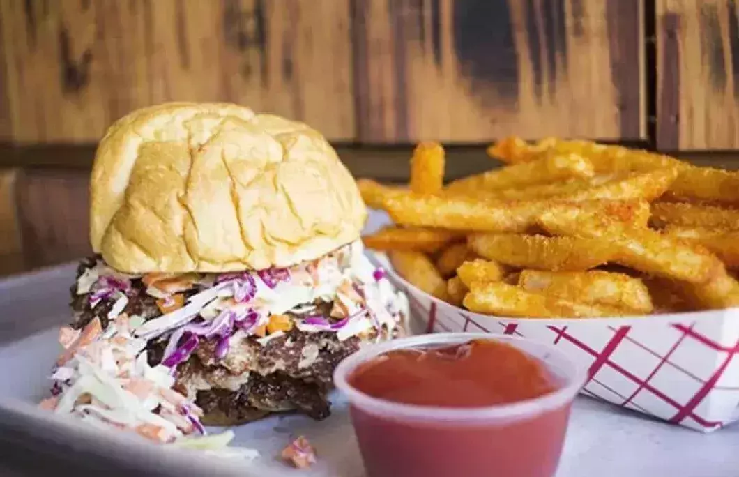 4. Mac’s Local Eats