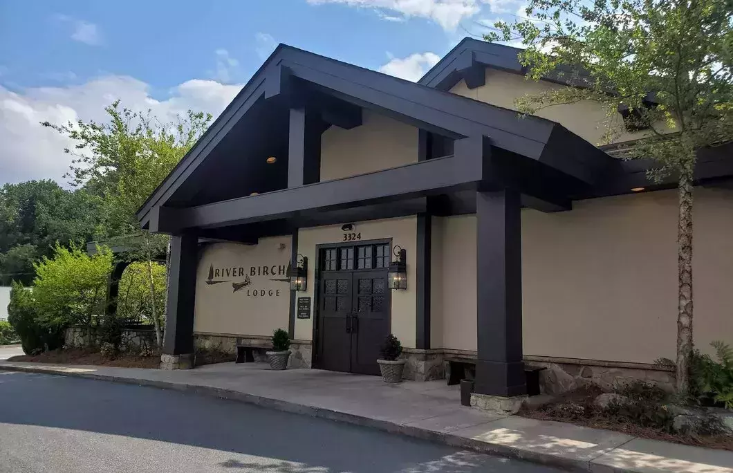 5. River Birch Lodge