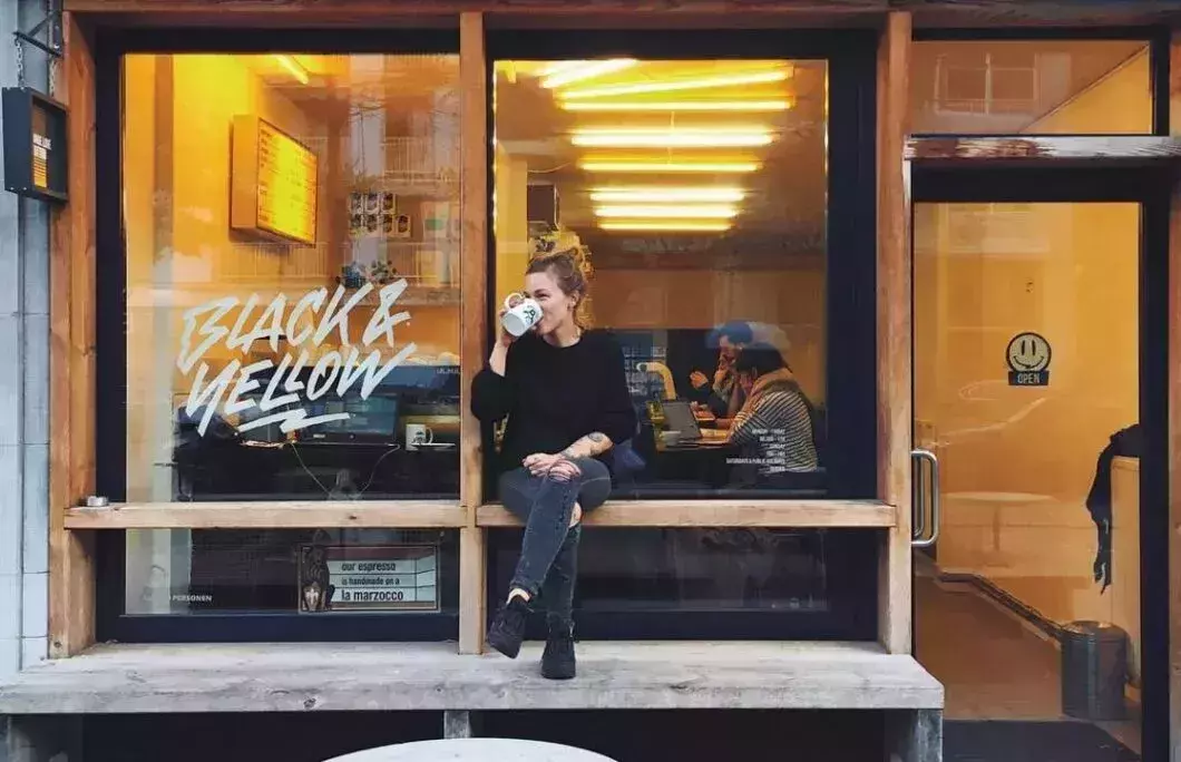 5. Black & Yellow Coffee Bar