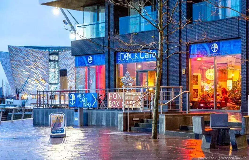 6. The Dock Caf&amp;amp;amp;amp;amp;eacute;