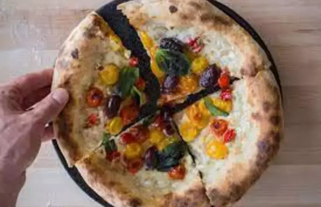 3. Ella Pizzaria