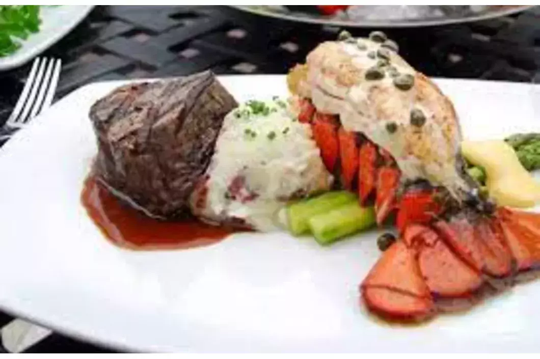 7. Parkshore Grill