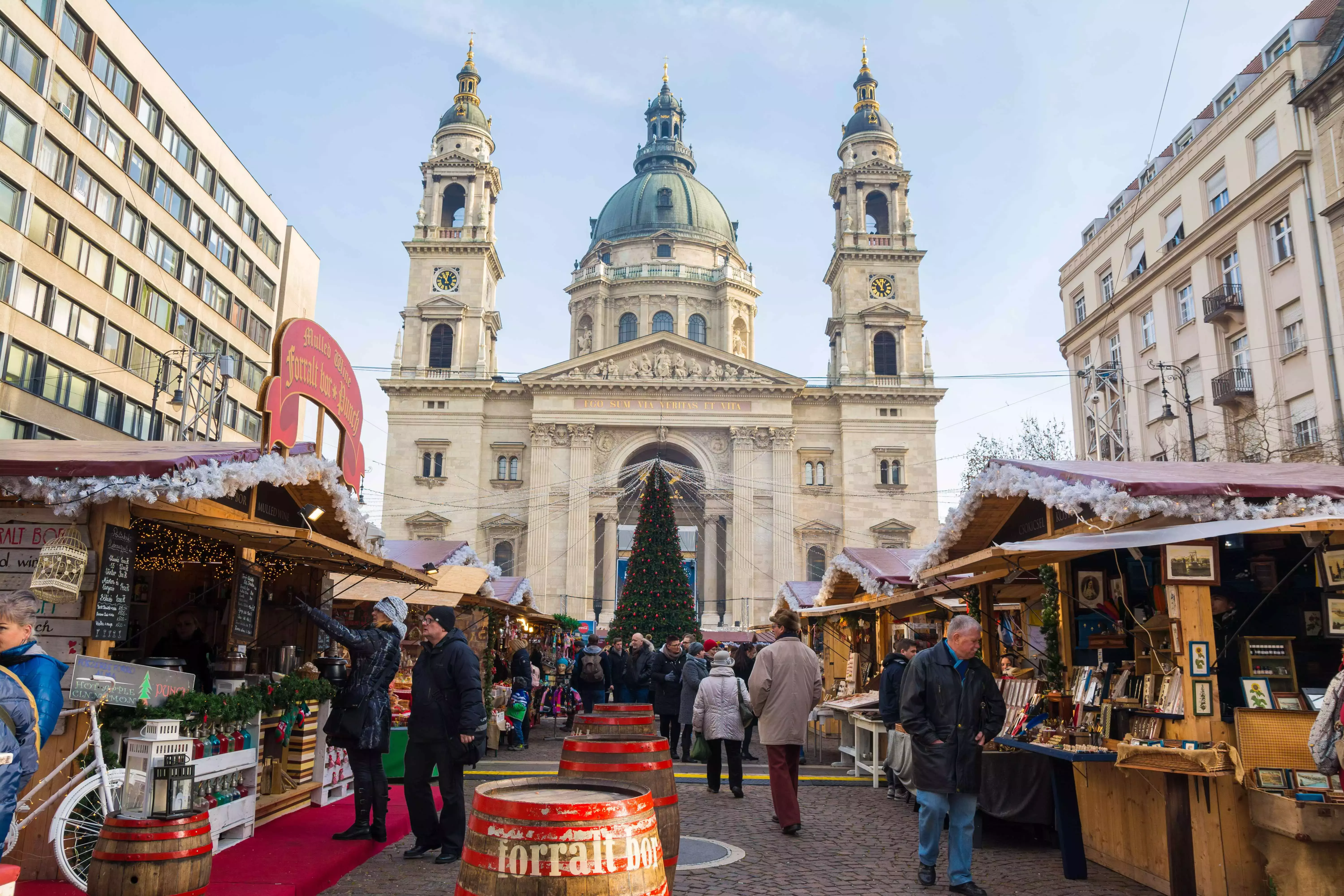 Stalls and a large Christmas tree at Budapest&amp;amp;#039;s Christmas Market