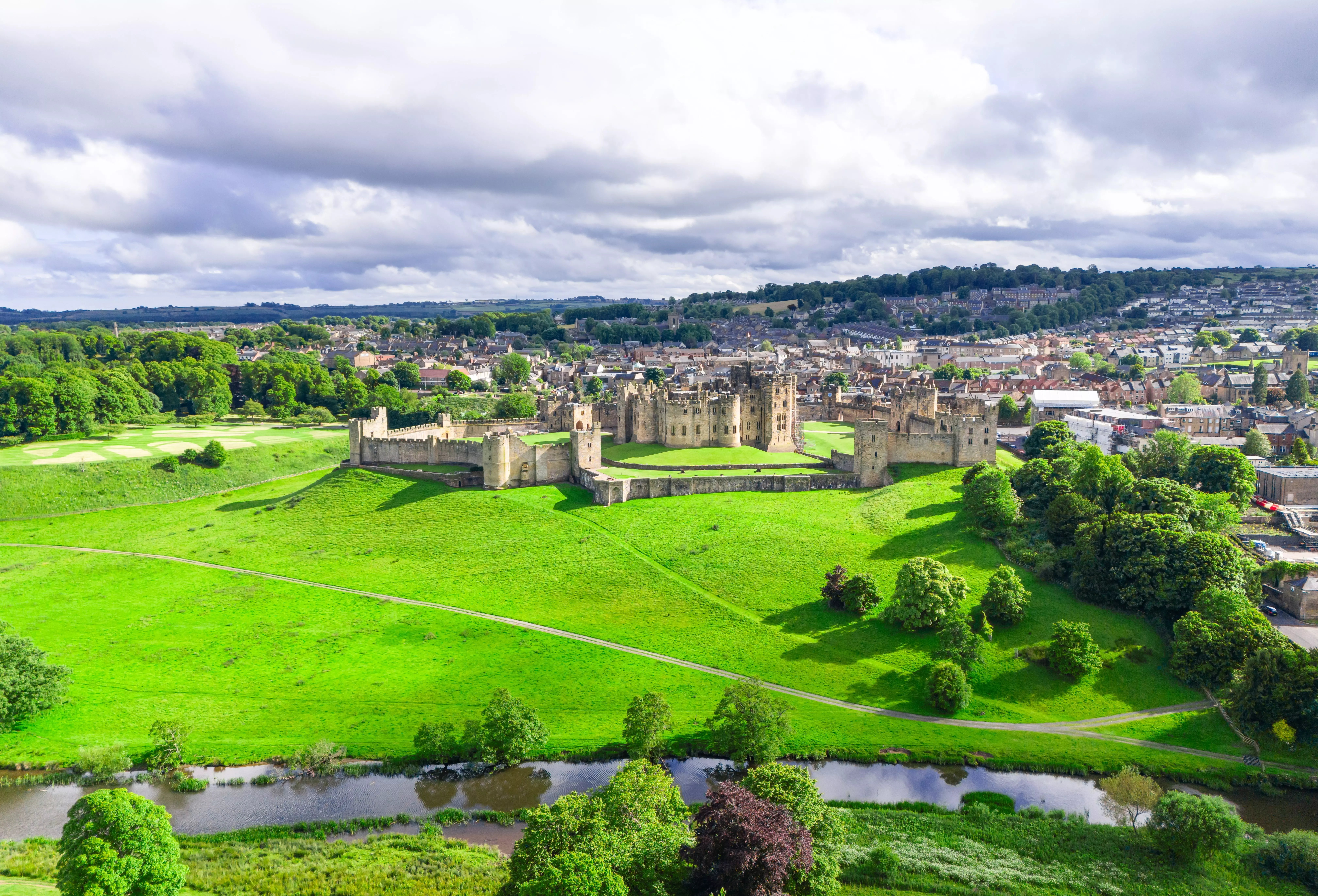 Alnwick is a gorgeous destination in Northumberland, England.
