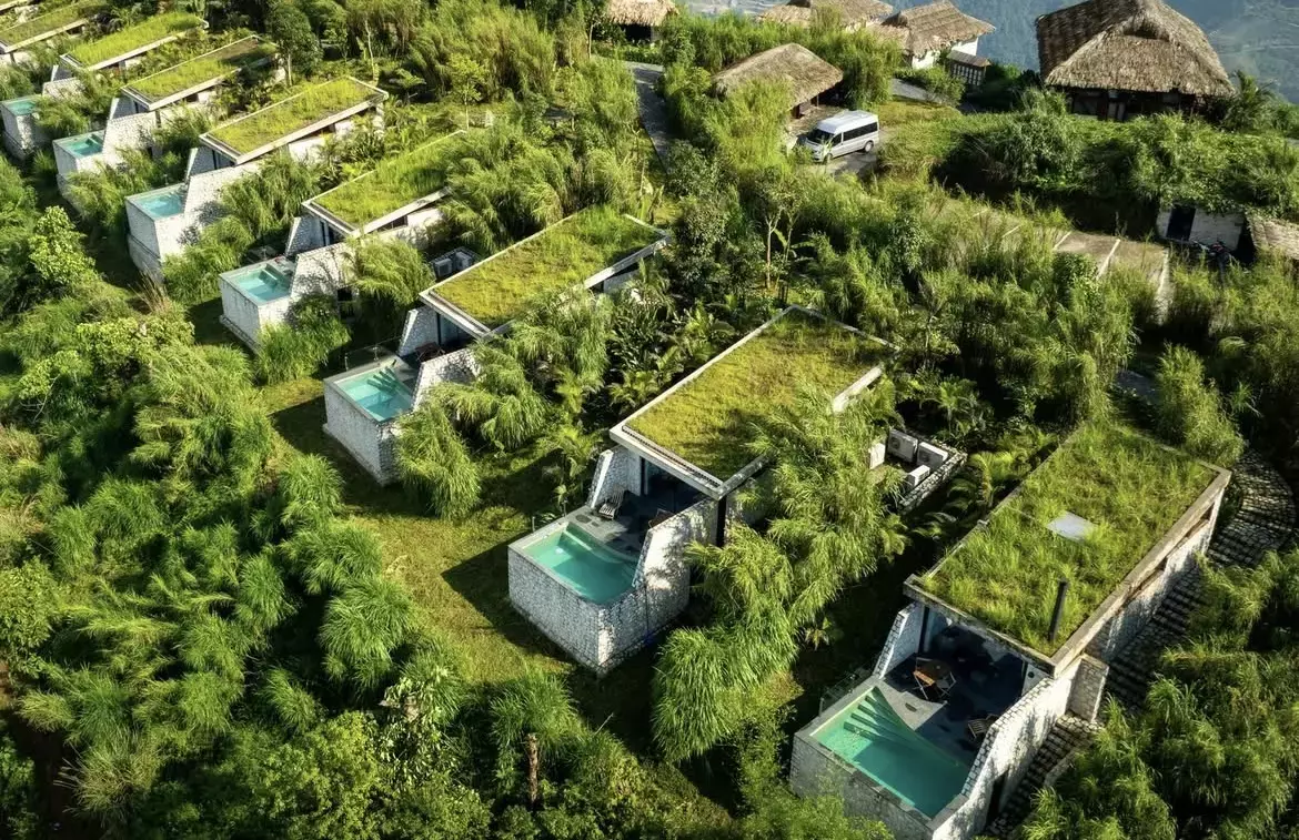 Pool villas at Topas Ecolodge