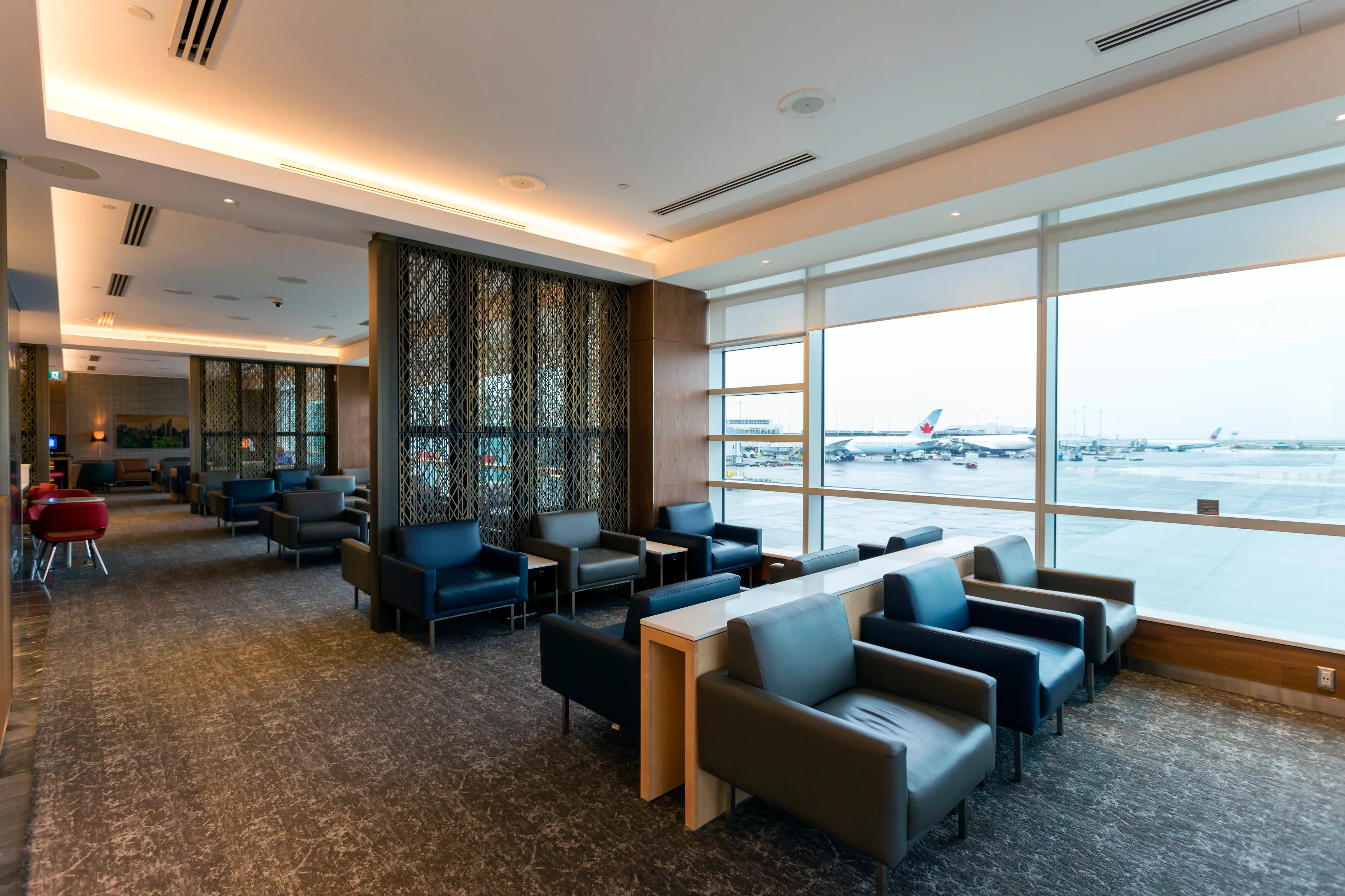 Qualifying for Airport Lounge Access