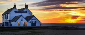 The 25 Best Pubs for a Seaside Pint in the UK