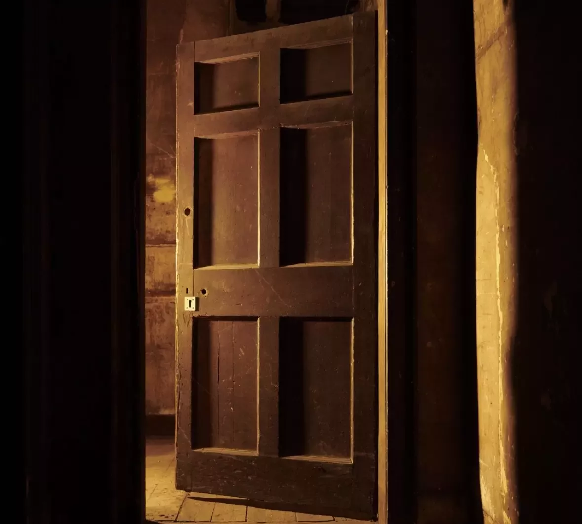 Dive underground to experience the horrors of a 17th-century Edinburgh street brought to life.
