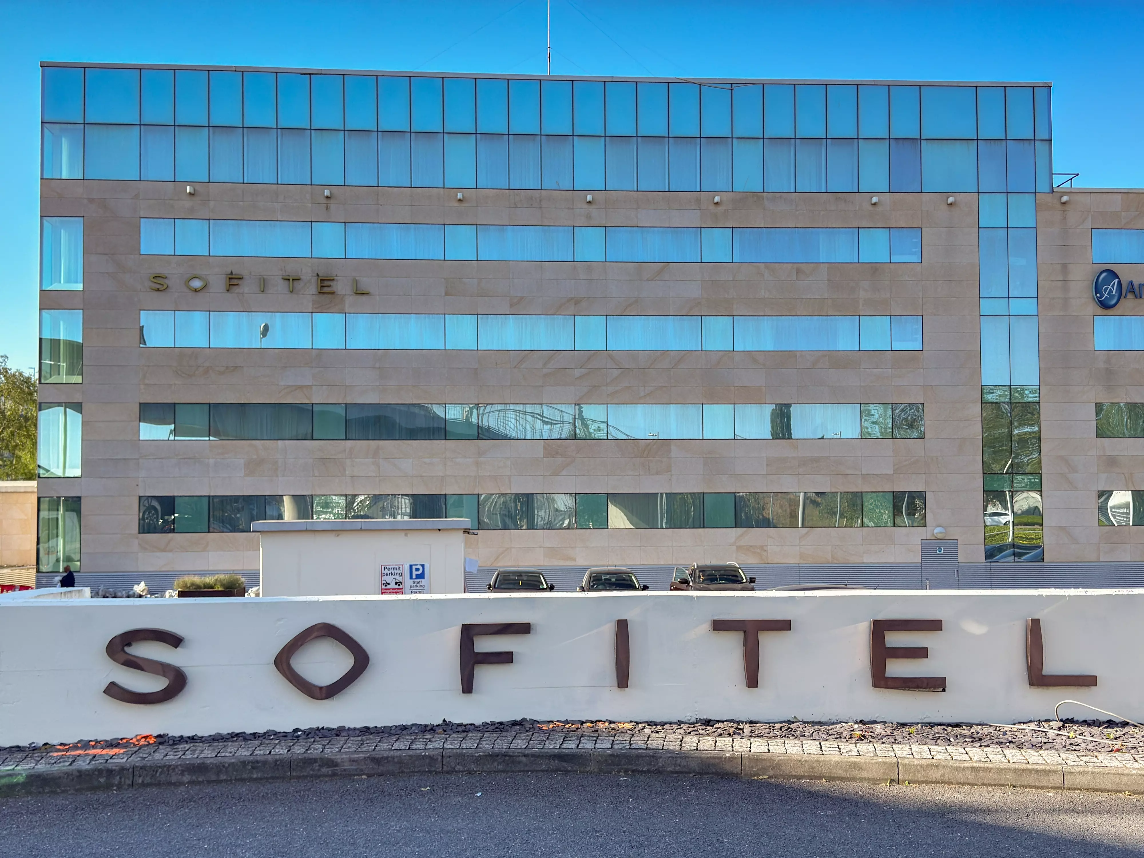 Easy access to London and to Heathrow are on order at Sofitel LHR.
