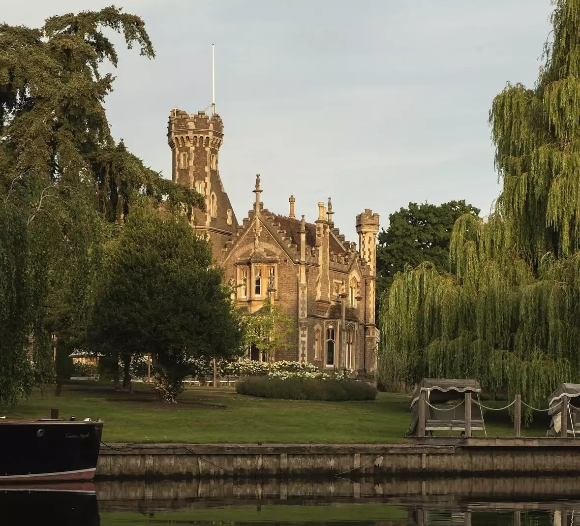 Oakley Court is a superb country hotel close to London.