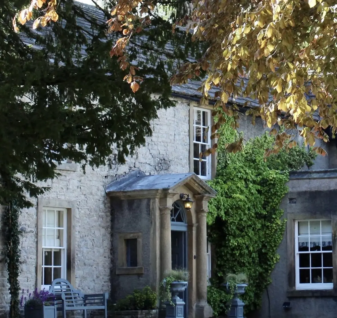 Riverside House Hotel