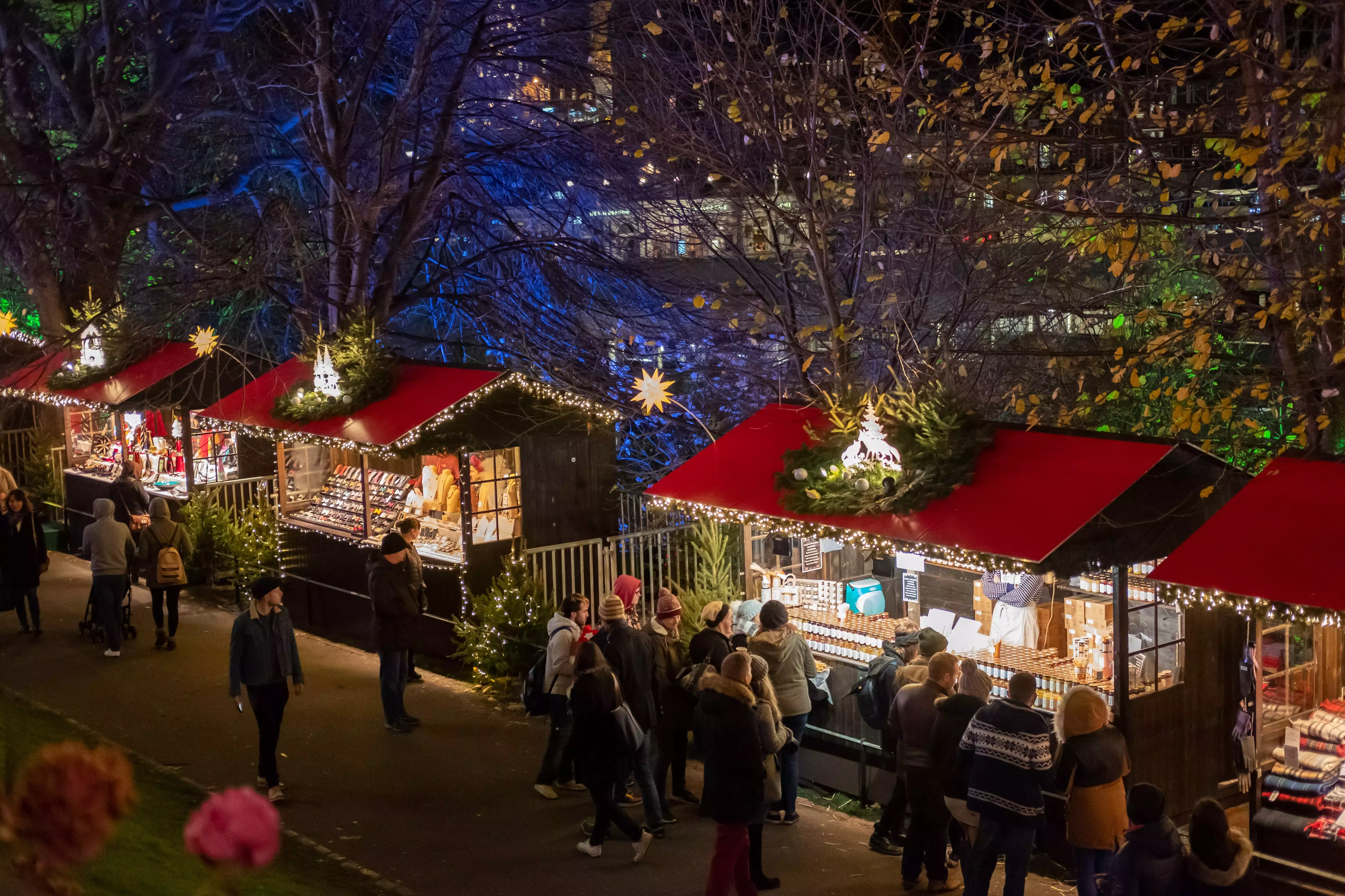 Indulge in some delicious drinks and snacks at Edinburgh Christmas Markets.