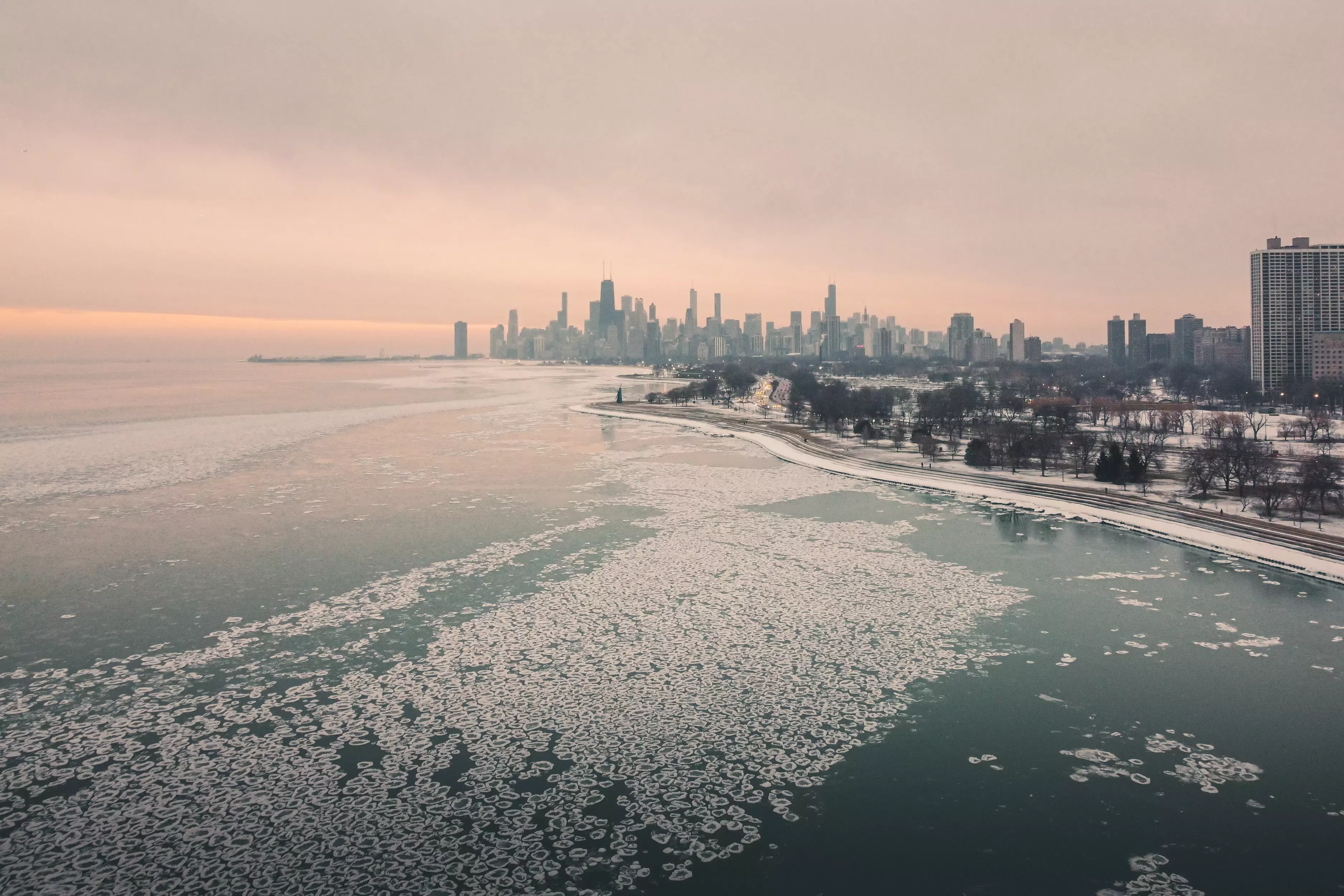 Experience winter in some of America&amp;amp;#039;s most famous cities along the Lake Michigan shoreline.