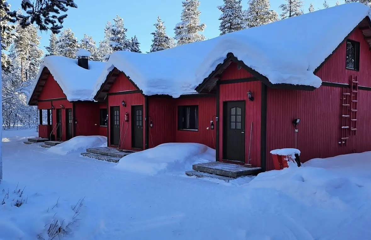 Saunas and cosy cabins - ideal for Northern Lights viewings in Finland.