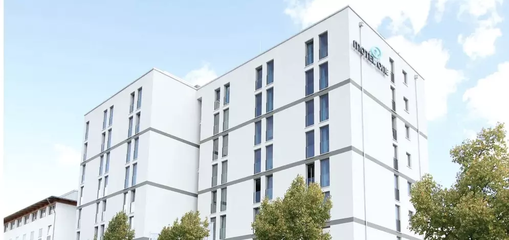 Convenience and comfort close to the Allianz Arena at the Motel One Munchen-Garting