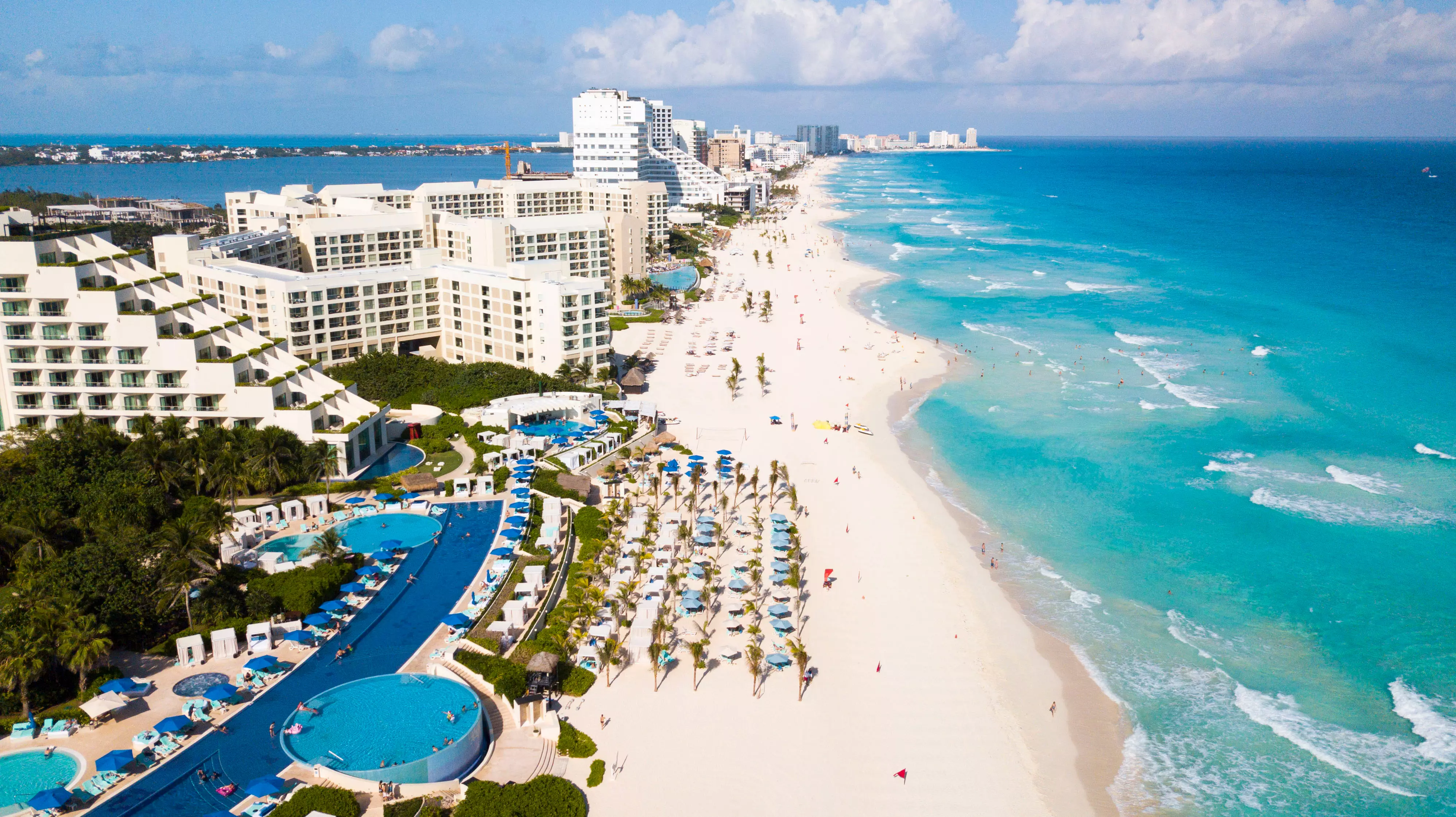 Canc&uacute;n is the ideal beach resort destination in Mexico for those seeking winter sun.
