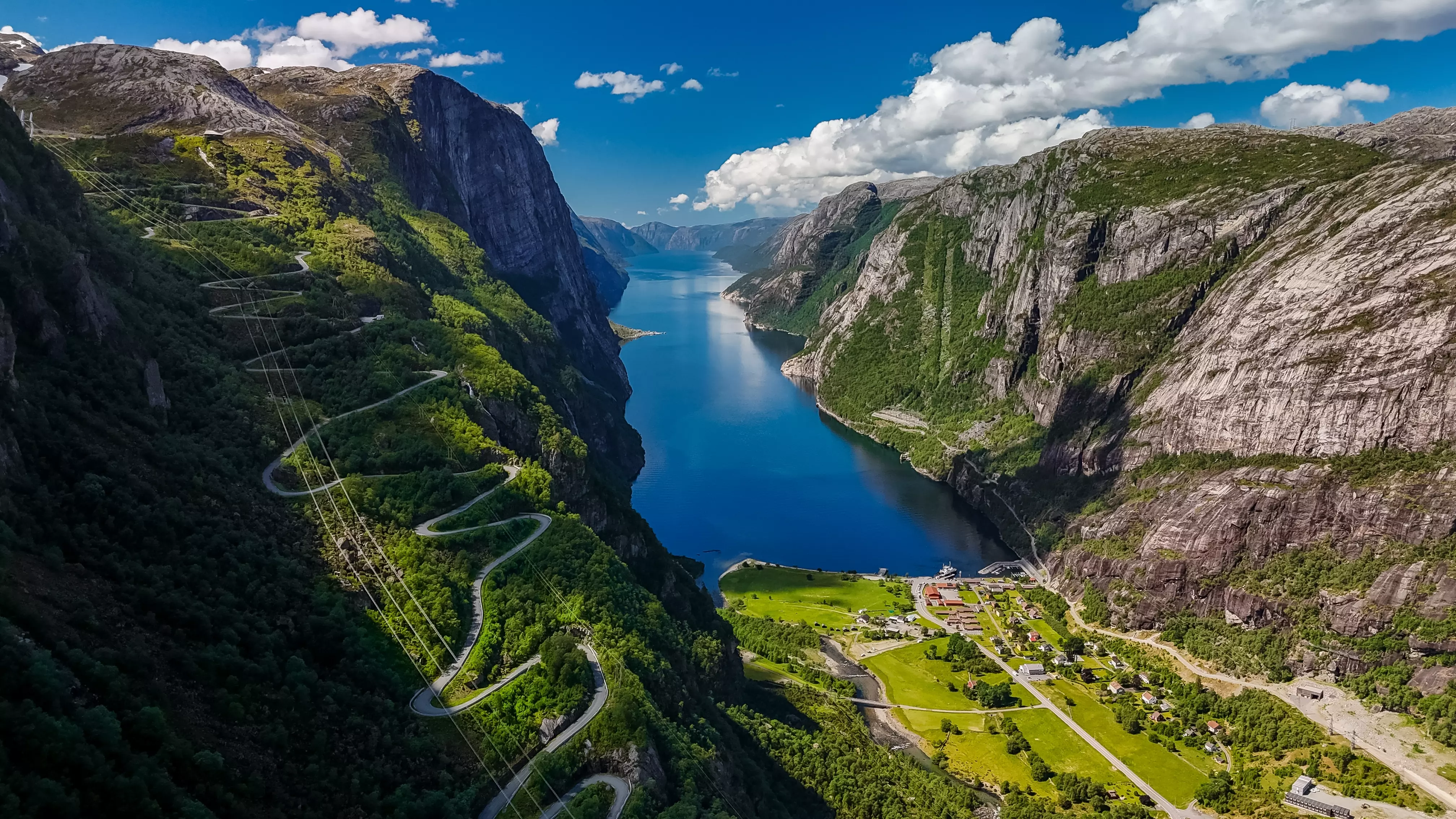 It is little surprise that Norway is ahead of the curve and leading the way in green road travel.