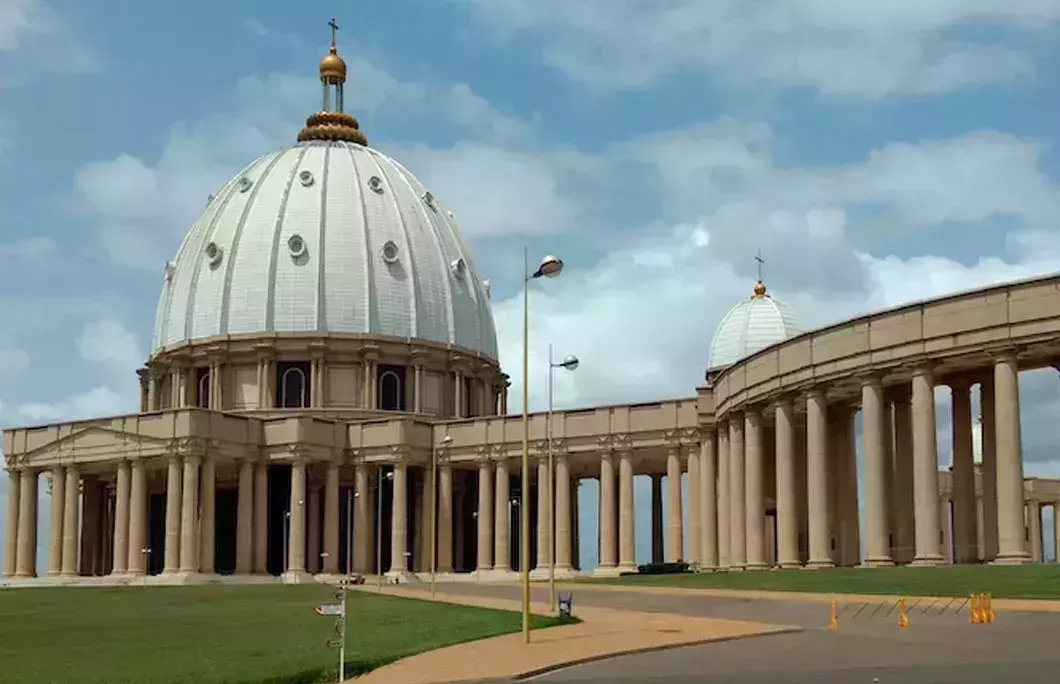 The largest church in the world is in C&amp;amp;amp;amp;amp;amp;amp;amp;ocirc;te d&amp;amp;amp;amp;amp;amp;amp;amp;rsquo;Ivoire
