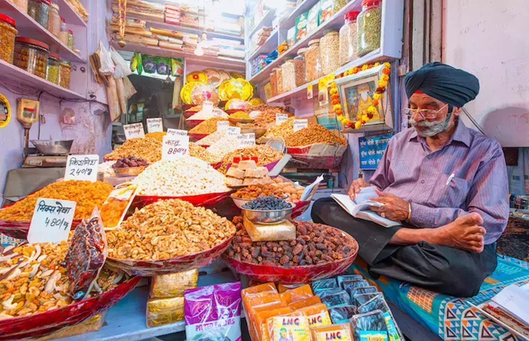 The largest wholesale spice market in Asia is in Delhi
