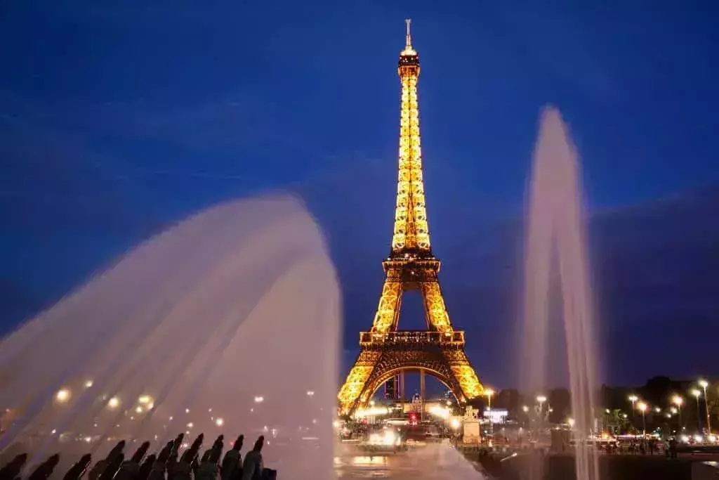 eiffel tower facts