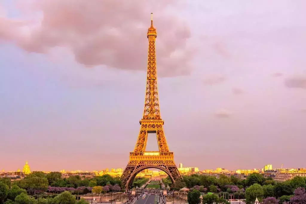 eiffel tower facts