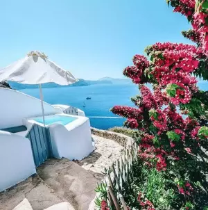 The 7 Most Instagrammable Spots In Santorini