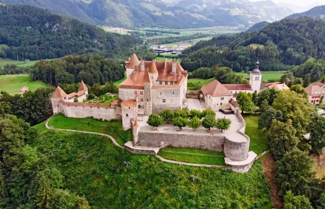 7 Of The Best Castles In Switzerland 