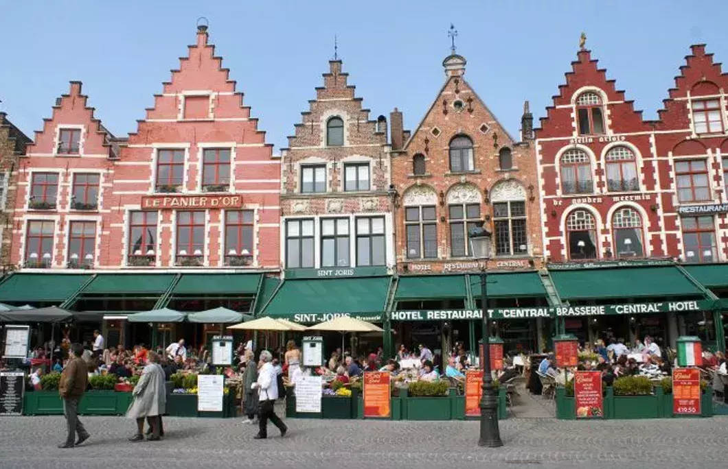 Food and Drink Bruges or Antwerp