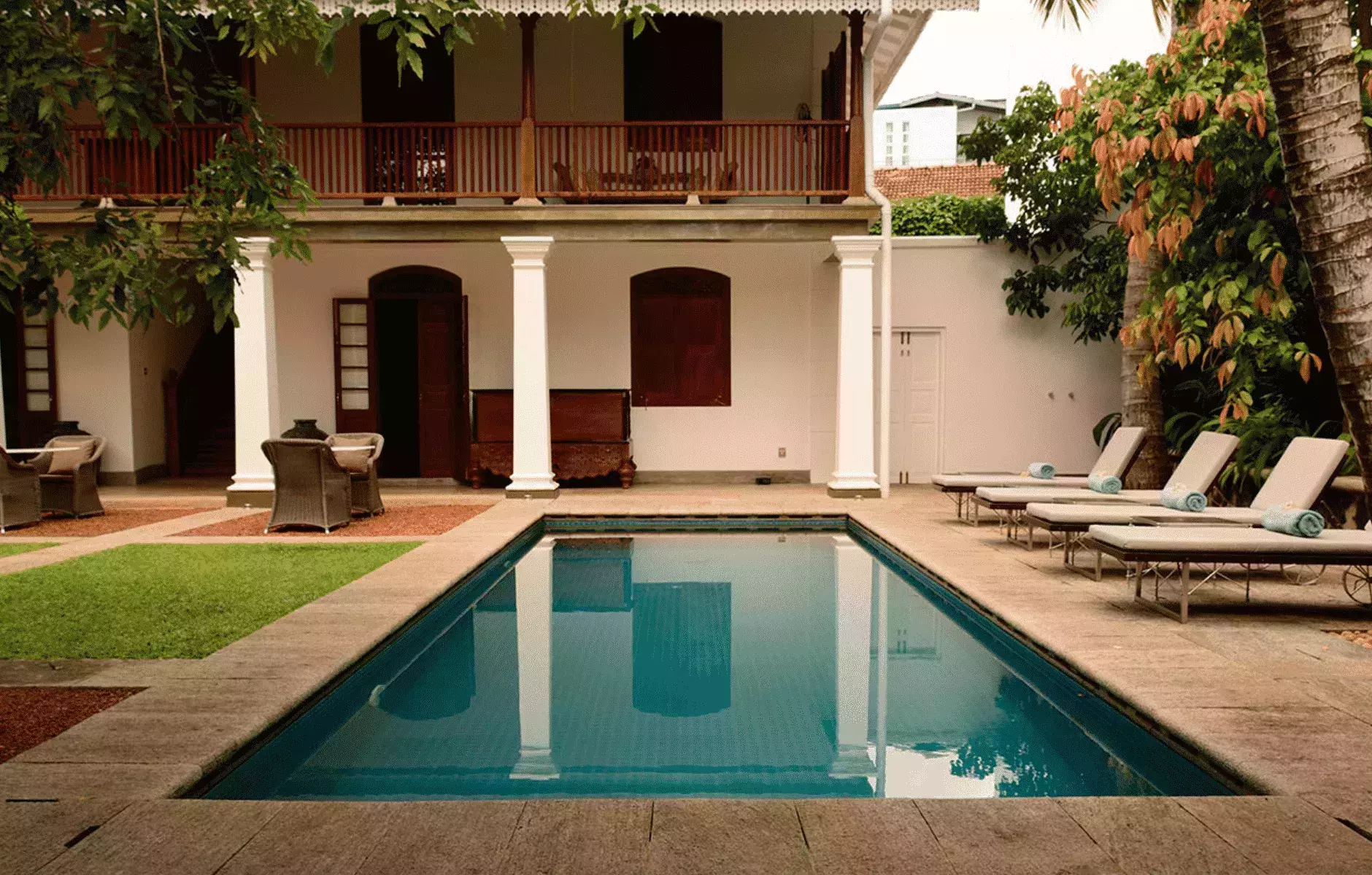 Beautiful Maniumpathy Hotel