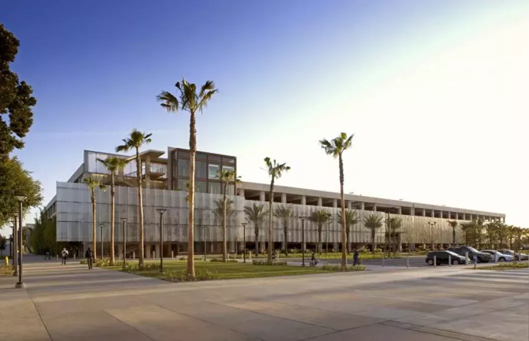 25. Nutwood Parking Facility – Fullerton, California, USA