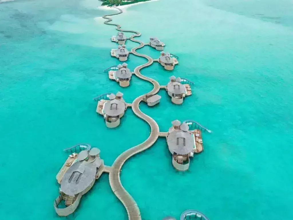 overwater maldives resorts