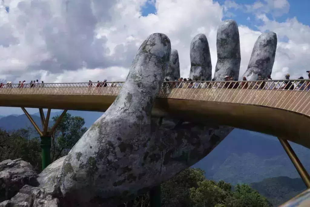 Golden bridge - Big 7 Travel