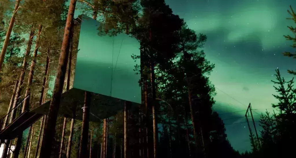 Mirrorcube room in Treehotel sweden