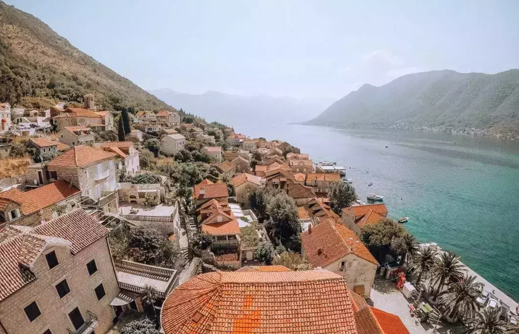 7. Perast
